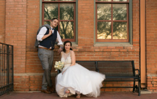5 Easy Poses for Wedding Couples