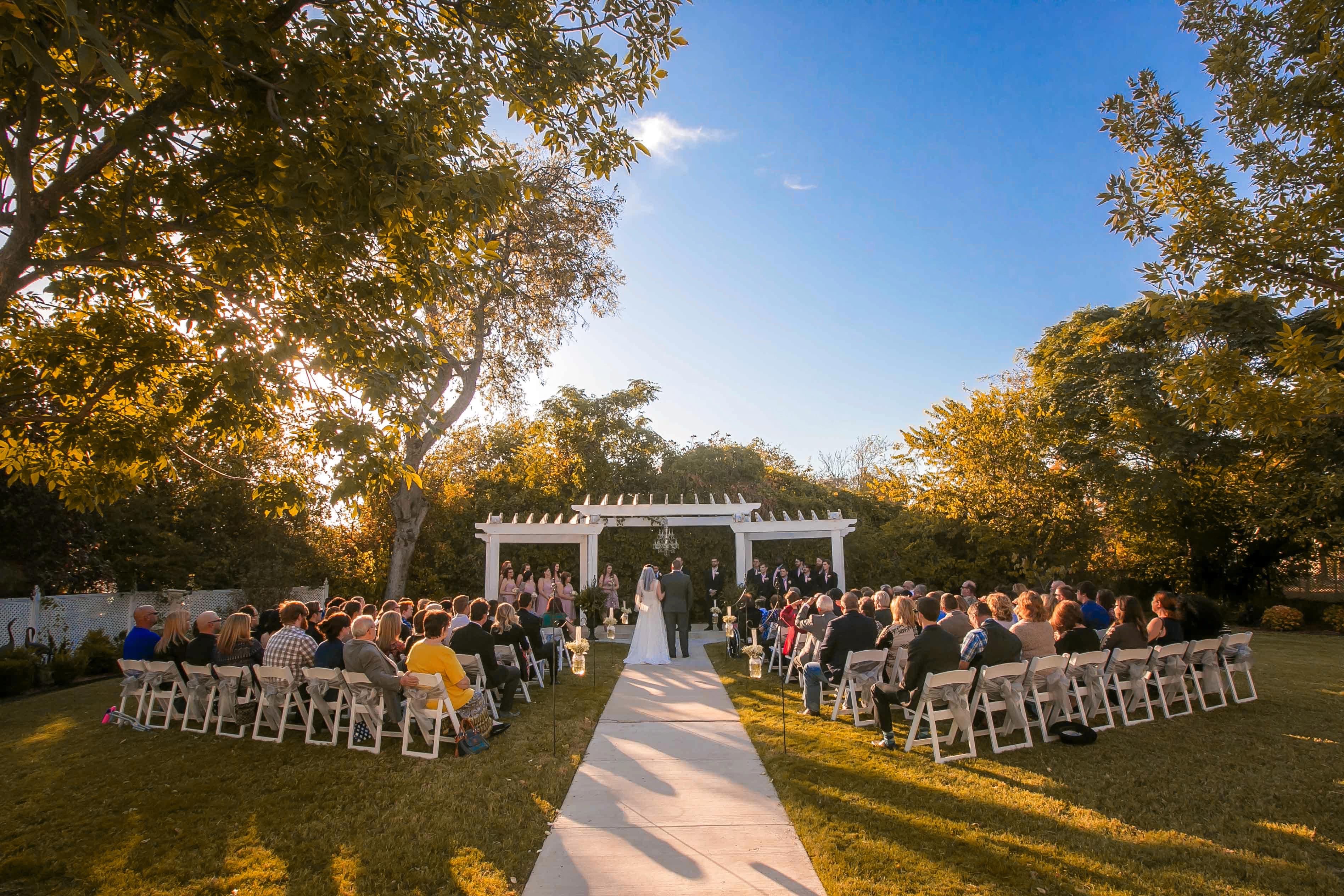 How to Plan For Your Outdoor Wedding Photographs